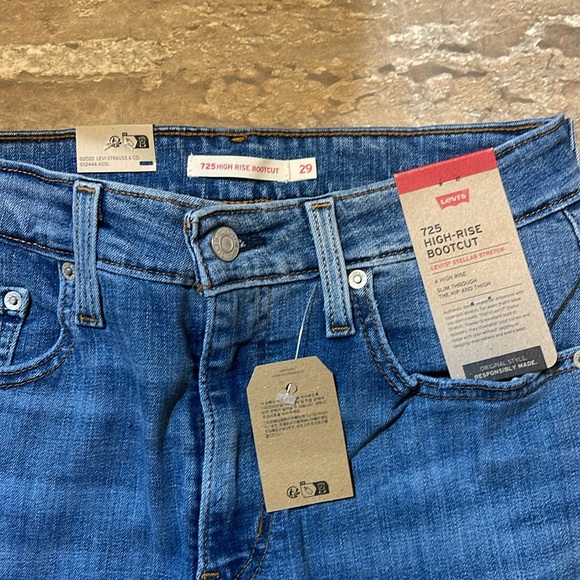 🆕 Levi’s 725 Women’s High Rise Boot Cut - Picture 4 of 12